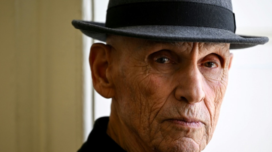 Famed photographer Joel Meyerowitz embraces camera phones