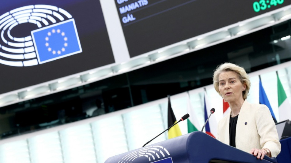 Visée par une motion de censure, von der Leyen dénonce les "vieilles recettes des extrémistes"