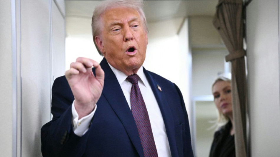 Trump diz que 'vigia' o Ir&atilde; e envia frota ao Golfo