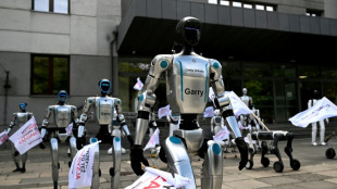 Roboter demonstrieren in Warschau f&uuml;r Regulierung von K&uuml;nstlicher Intelligenz