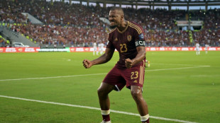 Venezuela vence Bolívia (2-0) em casa e acirra briga nas Eliminatórias da Copa de 2026