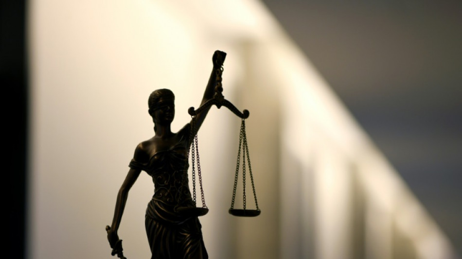 Lebenslange Haft f&uuml;r Br&uuml;der nach Mord an Schwester in Berlin