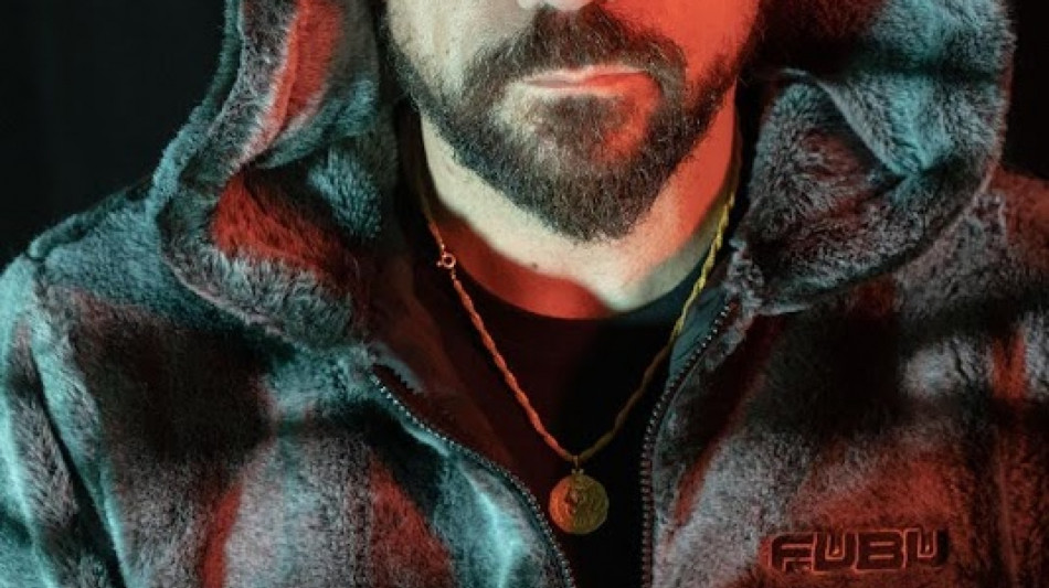 Lucariello canta 'Noi del Rione Sanit&agrave;' per la serie Rai