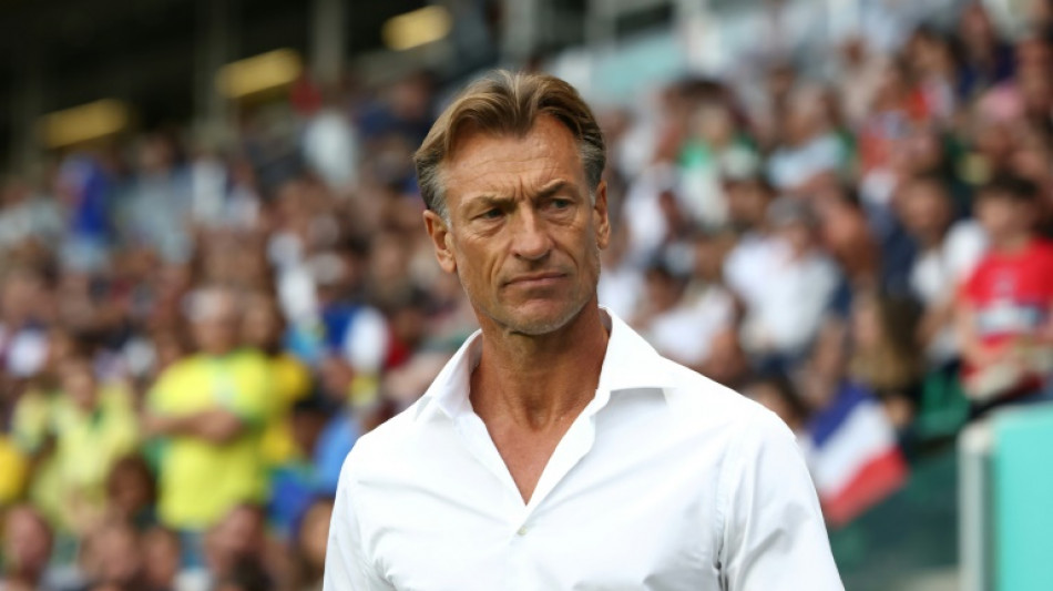 Fran&ccedil;a oficializa sa&iacute;da do t&eacute;cnico da sele&ccedil;&atilde;o feminina, Herv&eacute; Renard