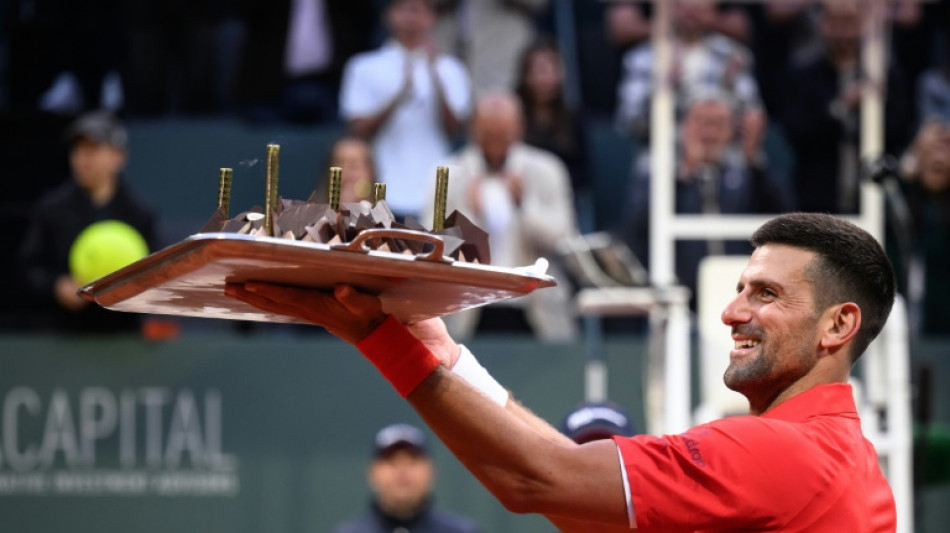 Djokovic comemora anivers&aacute;rio com vit&oacute;ria e vaga nas quartas do ATP 250 de Genebra