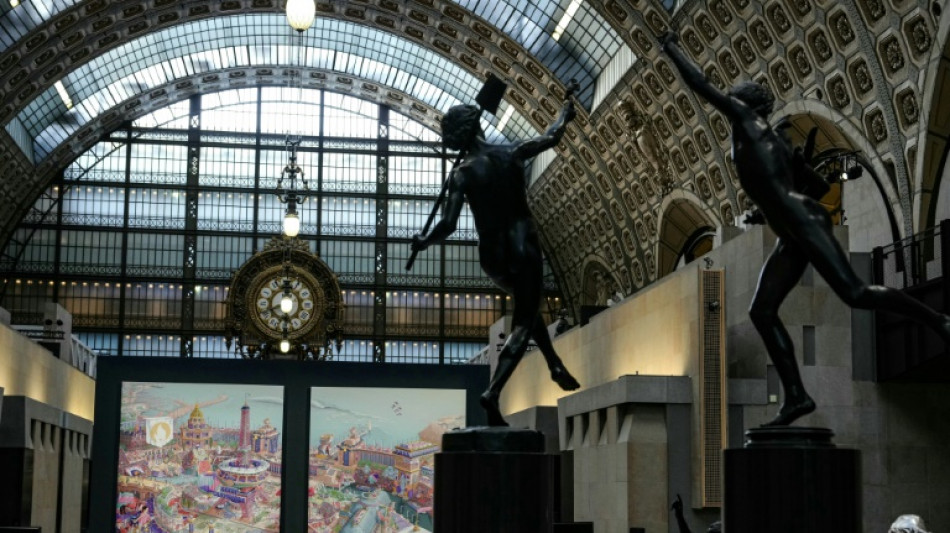 Paris-2024 revela p&ocirc;ster oficial 'surrealista' em forma de d&iacute;ptico