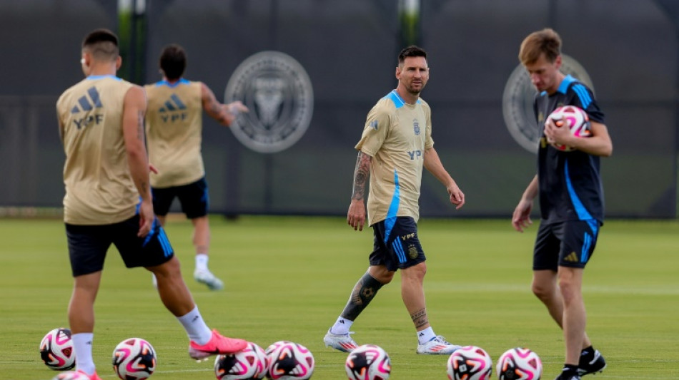 Argentina e Uruguai lutam por 16&ordm; t&iacute;tulo para se isolar na l&iacute;deran&ccedil;a da Copa Am&eacute;rica
