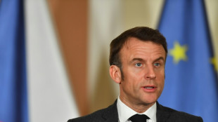 Macron ne veut "aucune limite" au soutien &agrave; Kiev, "irresponsable" pour les oppositions