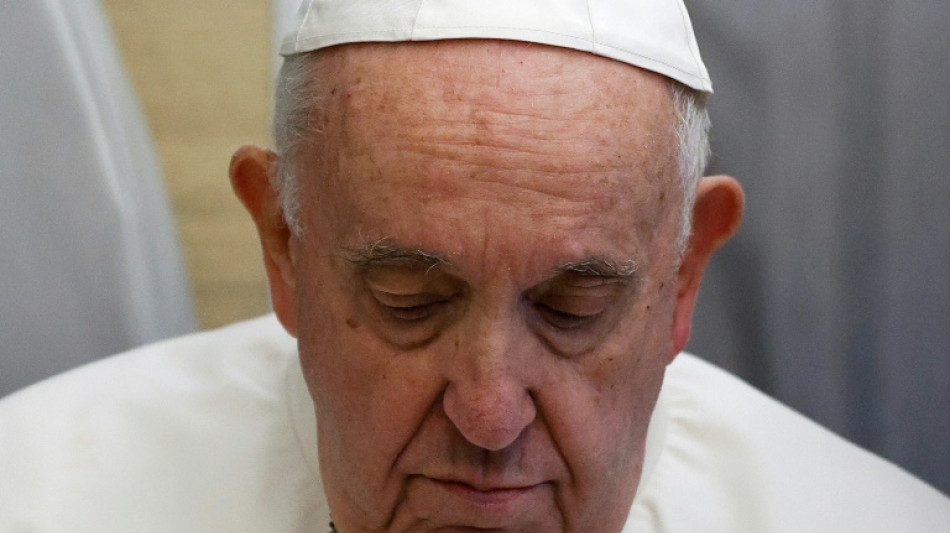 Papst Franziskus bezeichnet Umgang mit Indigenen in Kanada als "V&ouml;lkermord"