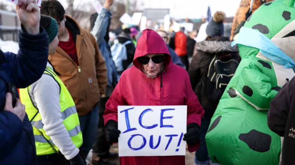 Ciudades de EEUU se resisten a los planes de Trump de encarcelar a inmigrantes en almacenes