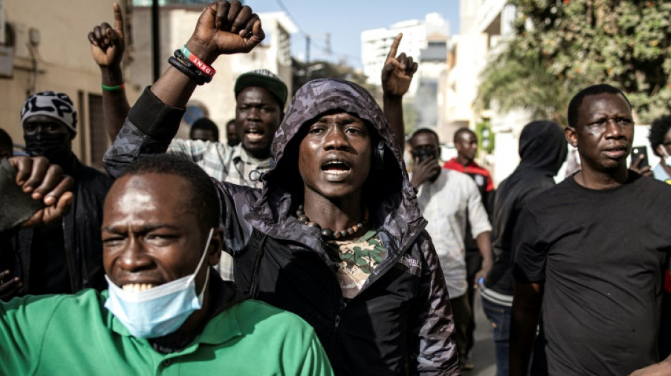 Les S&eacute;n&eacute;galais appel&eacute;s &agrave; se mobiliser vendredi contre le report de la pr&eacute;sidentielle 