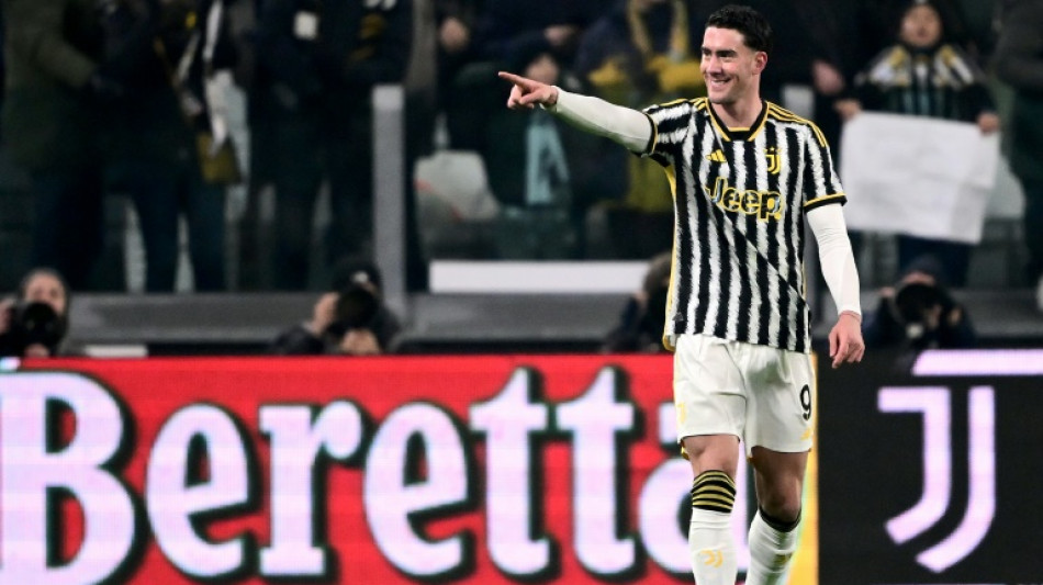 Juventus vence Sassuolo com gola&ccedil;os de Vlahovic (3-0) e pressiona l&iacute;der Inter