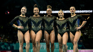 Com show de Rebeca Andrade, Brasil vai a 5 finais na gin&aacute;stica art&iacute;stica feminina de Paris