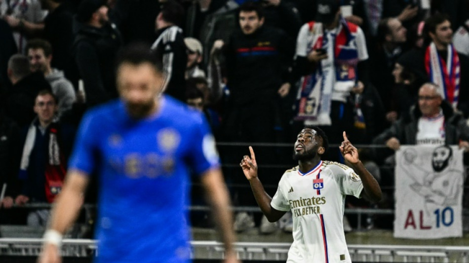 Nice perde para o Lyon (1-0) e PSG pode abrir vantagem ainda maior na lideran&ccedil;a