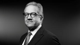 Egipt&oacute;logo Khaled el Enany &eacute; nomeado diretor-geral da Unesco