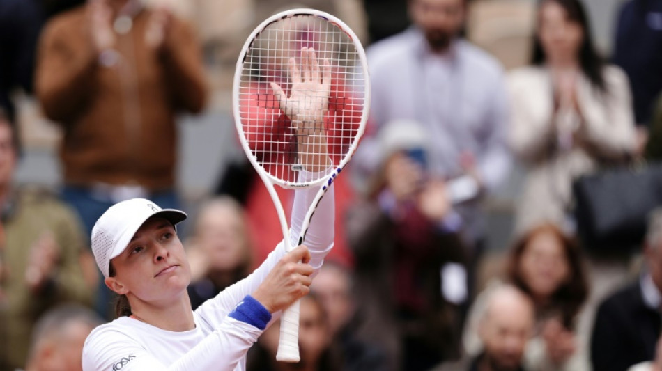 Swiatek atropela Potapova com duplo 6-0 e vai &agrave;s quartas de final de Roland Garros