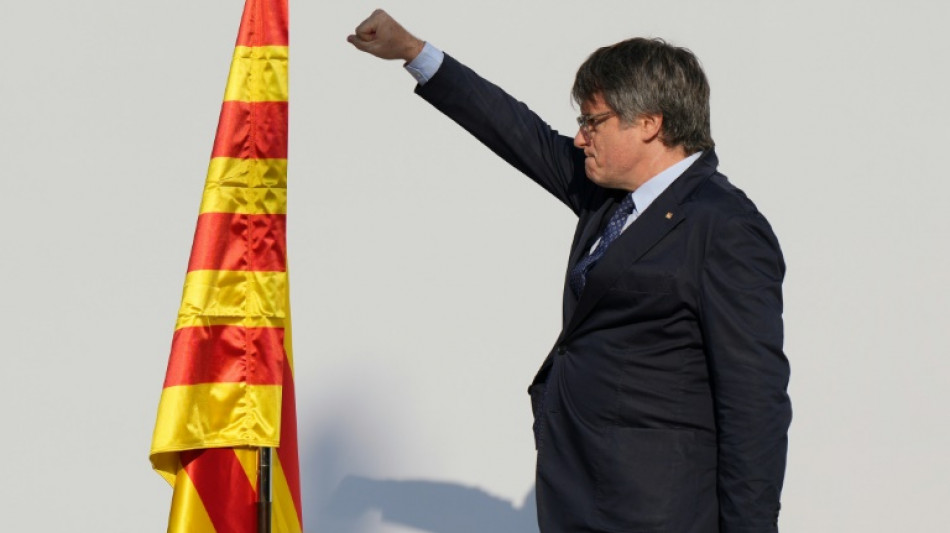 Katalanen-Anf&uuml;hrer Puigdemont nach Auftritt in Barcelona offenbar wieder geflohen