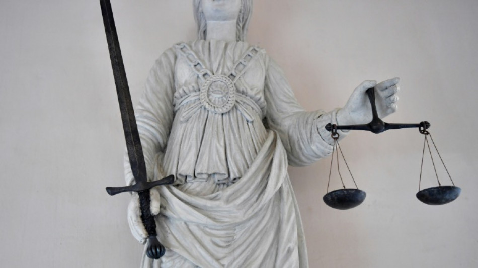 Haftstrafe in Stuttgarter Mafiaprozess - Mitangeklagter Polizist schuldunf&auml;hig