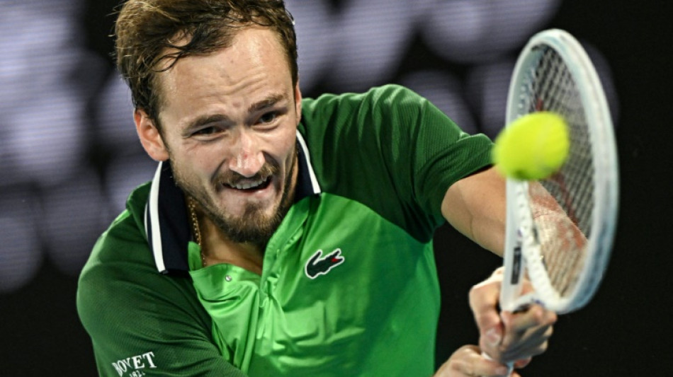 Medvedev vence Davidovich e vai &agrave;s semifinais do ATP de Dubai