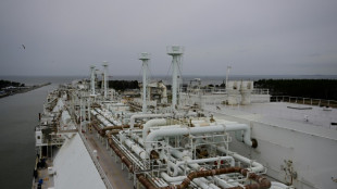 Habeck stellt Gesetz f&uuml;r LNG-Terminal vor R&uuml;gen vor