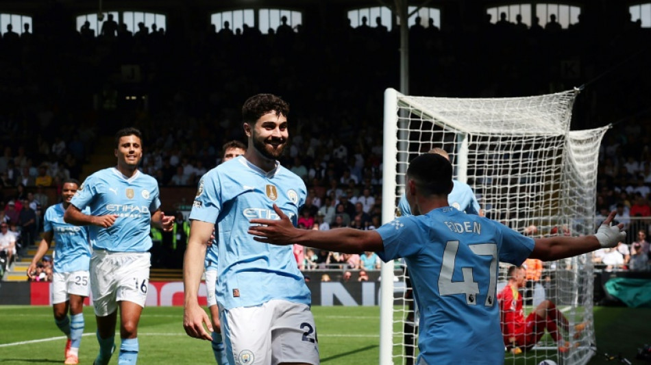 Angleterre: Manchester City met Arsenal sous pression, Burnley rel&eacute;gu&eacute; 