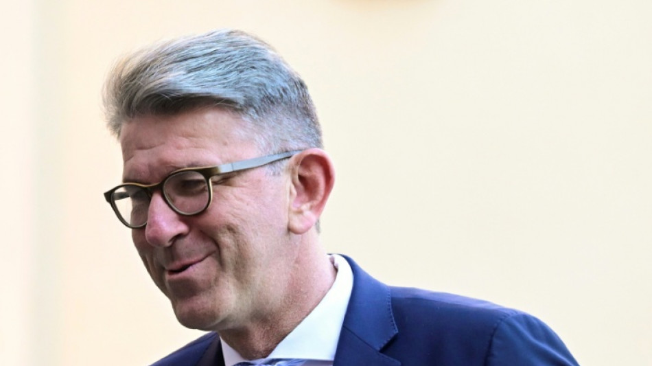 Weimer &uuml;bergibt Firmenanteile&nbsp;an Treuh&auml;nder und kritisiert "aggressive Attacken"