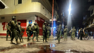 Gunmen kill six in Ecuador tourist town: prosecutors