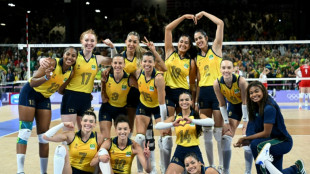 Brasil vence Pol&ocirc;nia e vai &agrave;s quartas com melhor campanha no v&ocirc;lei feminino