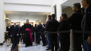 Mattarella in basilica San Pietro, rende omaggio al Papa