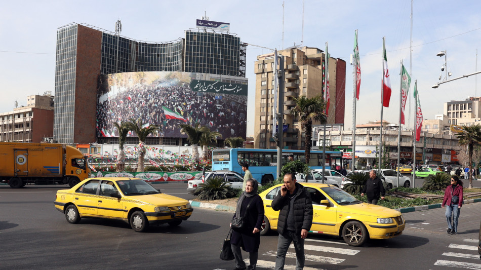 Usa, gli americani in Iran lascino subito il Paese
