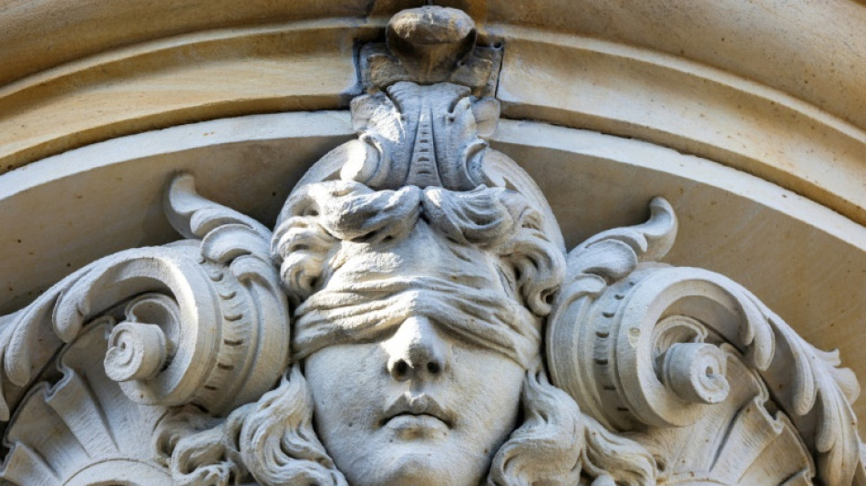 Fünf Jahre Haft für Lieferung von Kriegswaffen und Waffenteilen in Köln