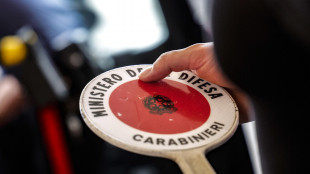 Sequestra e violenta per ore ragazza conosciuta sui social
