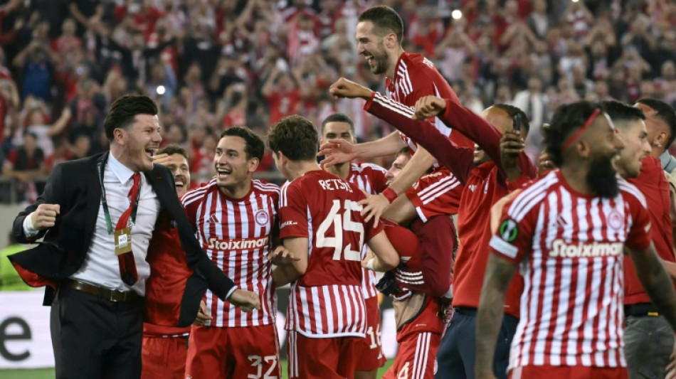Olympiakos vence Aston Villa e vai enfrentar Fiorentina na final da Conference League