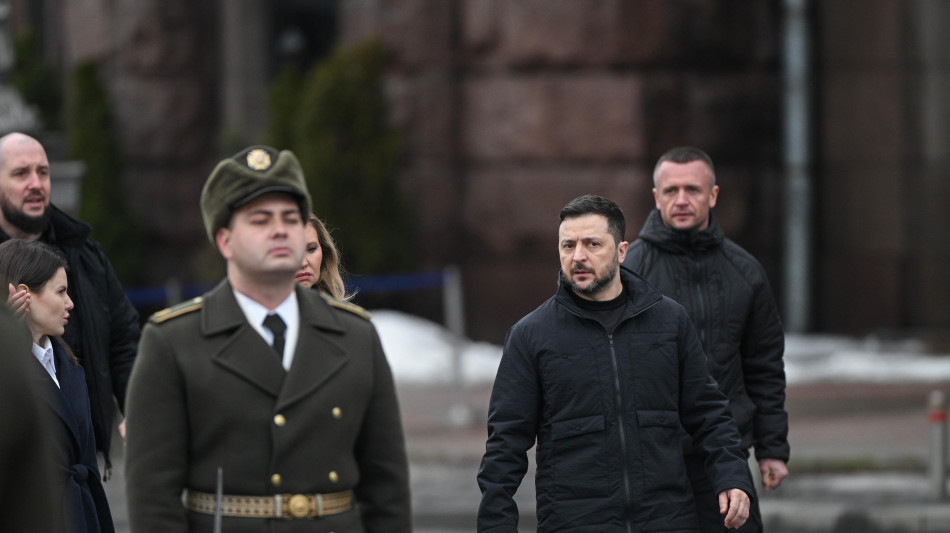 Zelensky, 'domani colloqui Usa-Ucraina, trilaterale ai primi di marzo'