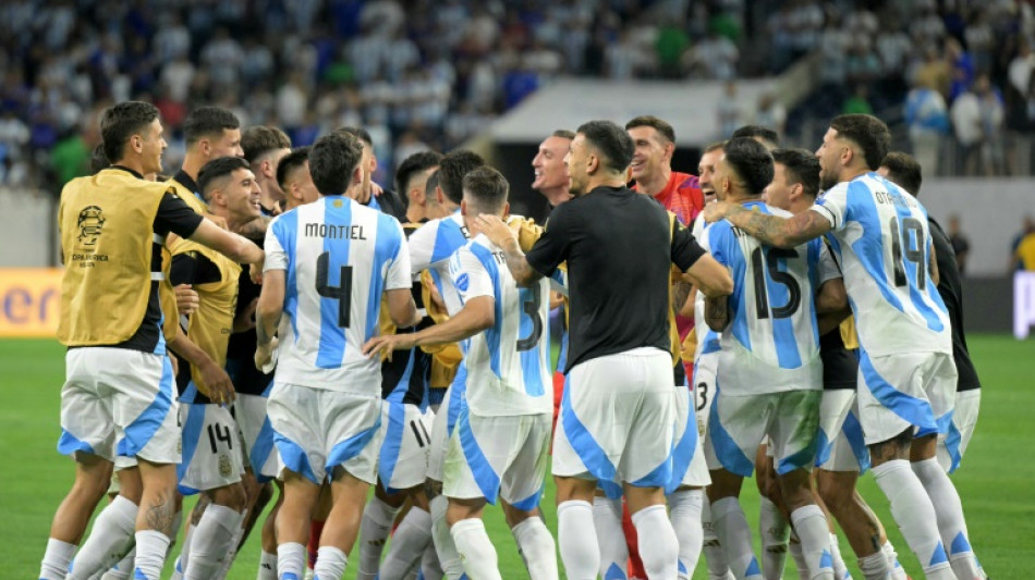 Argentina sofre mas vence Equador nos p&ecirc;naltis (4-2) e vai &agrave;s semis da Copa Am&eacute;rica