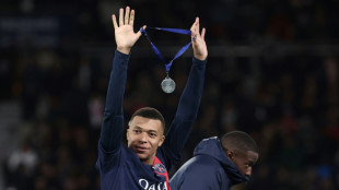 Mbapp&eacute; garante que ainda n&atilde;o tomou decis&atilde;o sobre seu futuro