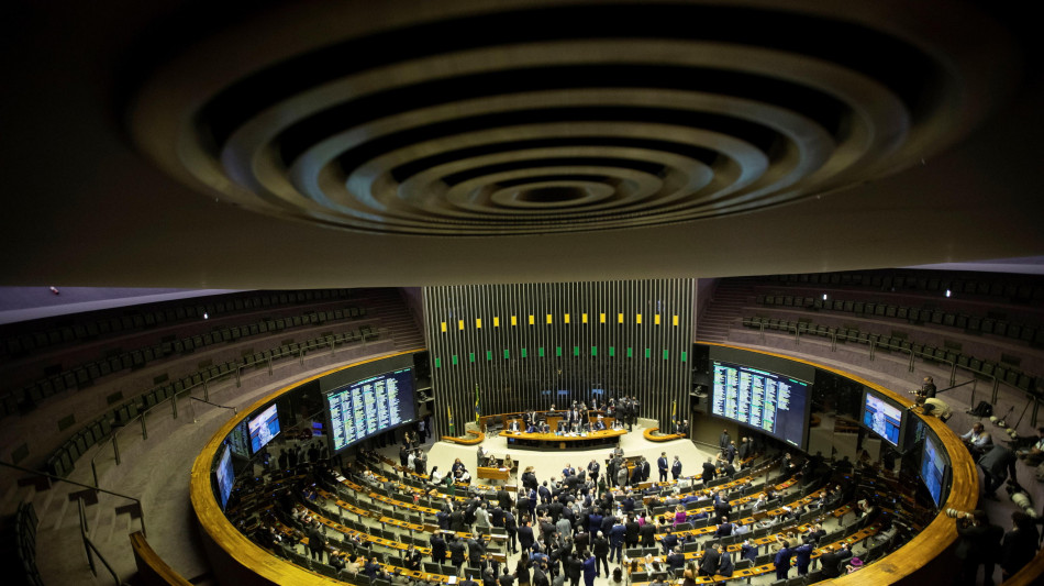 Senato brasiliano boccia legge sull' immunit&agrave; dei parlamentari