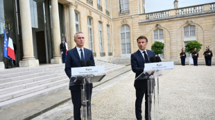 Nato-Generalsekret&auml;r Stoltenberg trifft Frankreichs Pr&auml;sidenten Macron in Paris
