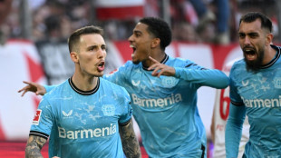Leverkusen vence mais uma e abre 10 pontos de vantagem no Alem&atilde;o