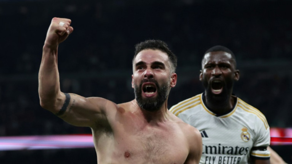 Real Madrid vira sobre Almer&iacute;a com gol no fim; Girona goleia Sevilla
