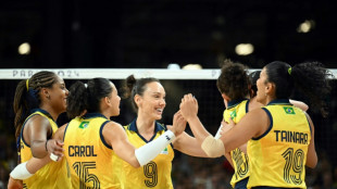 Brasil estreia no v&ocirc;lei feminino dos Jogos com vit&oacute;ria sobre o Qu&ecirc;nia