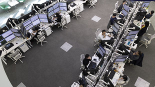 Borsa: l'Asia in calo, non si allenta l'effetto dazi