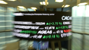 La Bourse de Paris en recul, les march&eacute;s suspendus &agrave; l'avion de Pelosi
