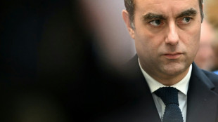 Lecornu se prépare à une journée décisive, le PS maintient ses exigences