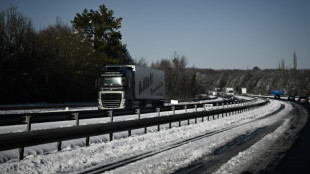 Bouchons routiers, vols annul&eacute;s, cons&eacute;quences de la neige sur le nord et l'ouest de la France
