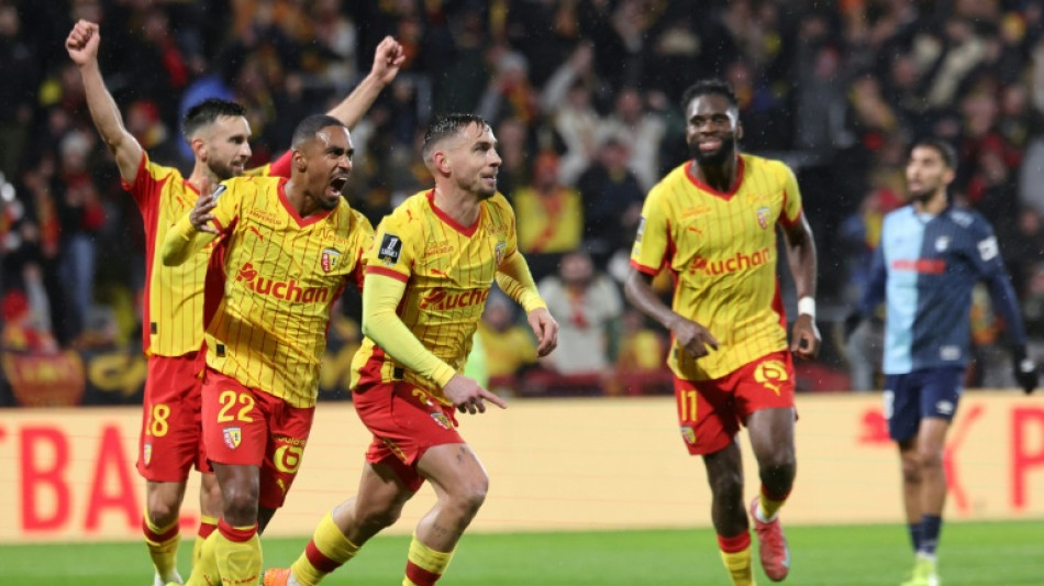 Lens win to reclaim top spot in Ligue 1 from PSG