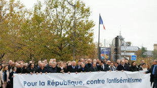 Gro&szlig;er Marsch gegen Antisemitismus in Paris gestartet
