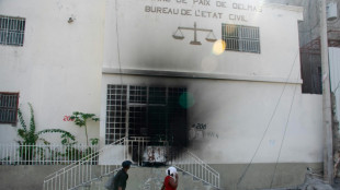 Ha&iuml;ti dans l'attente de nouveaux dirigeants, des violences dans la capitale