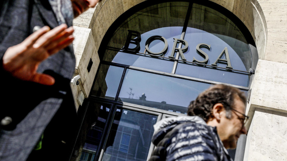 Borsa: Milano positiva con l'Europa (+0,74%), in luce Mediolanum e Stm