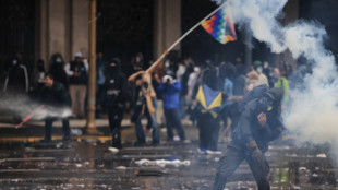 Pol&iacute;cia e manifestantes entram em confronto durante marcha universit&aacute;ria na Argentina
